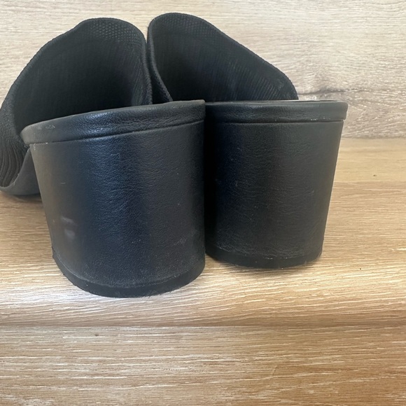 Everlane Black Textured Mules - Picture 5 of 6
